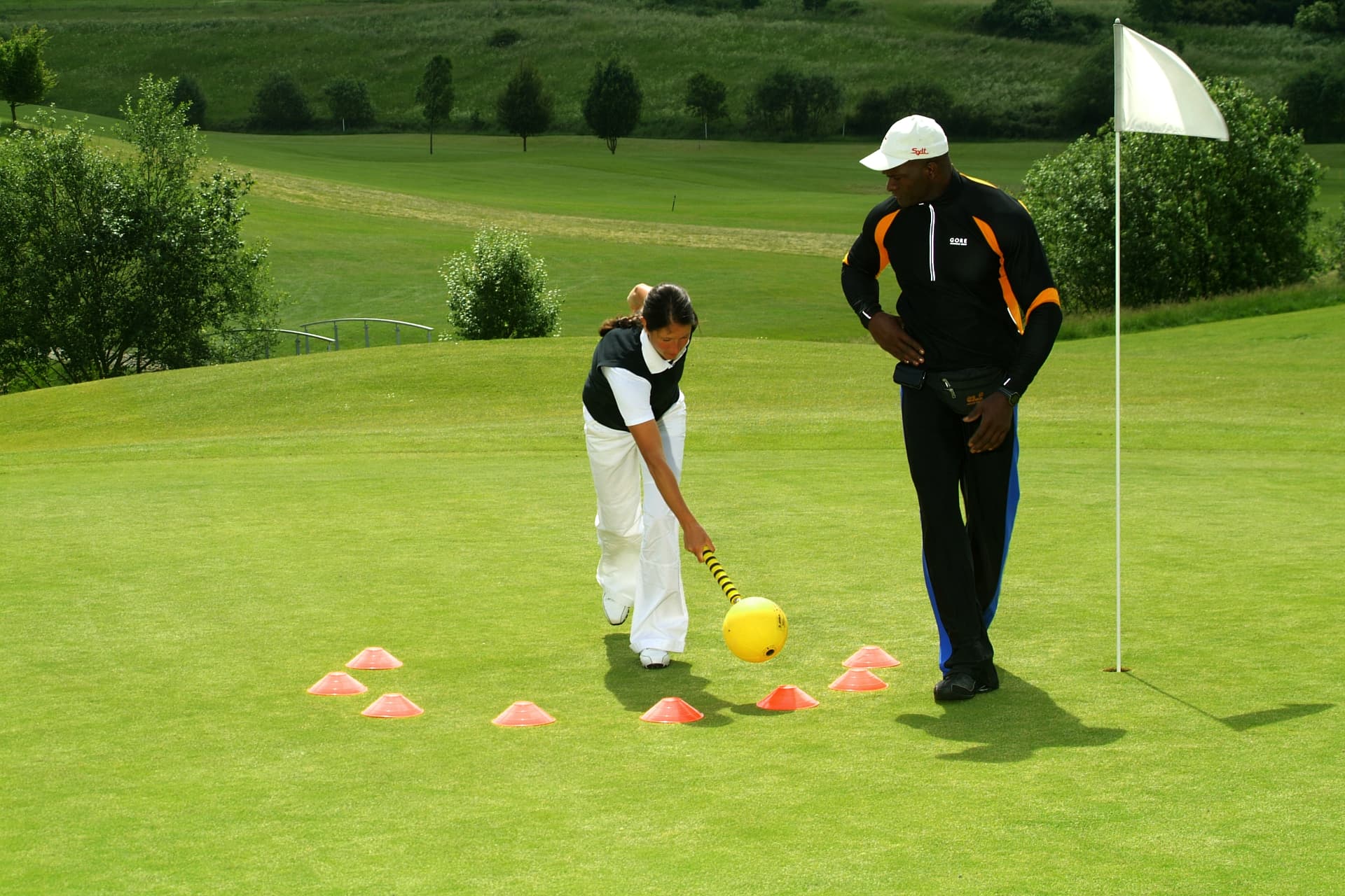 Lamar Lowery beim Golftraining auf dem Platz