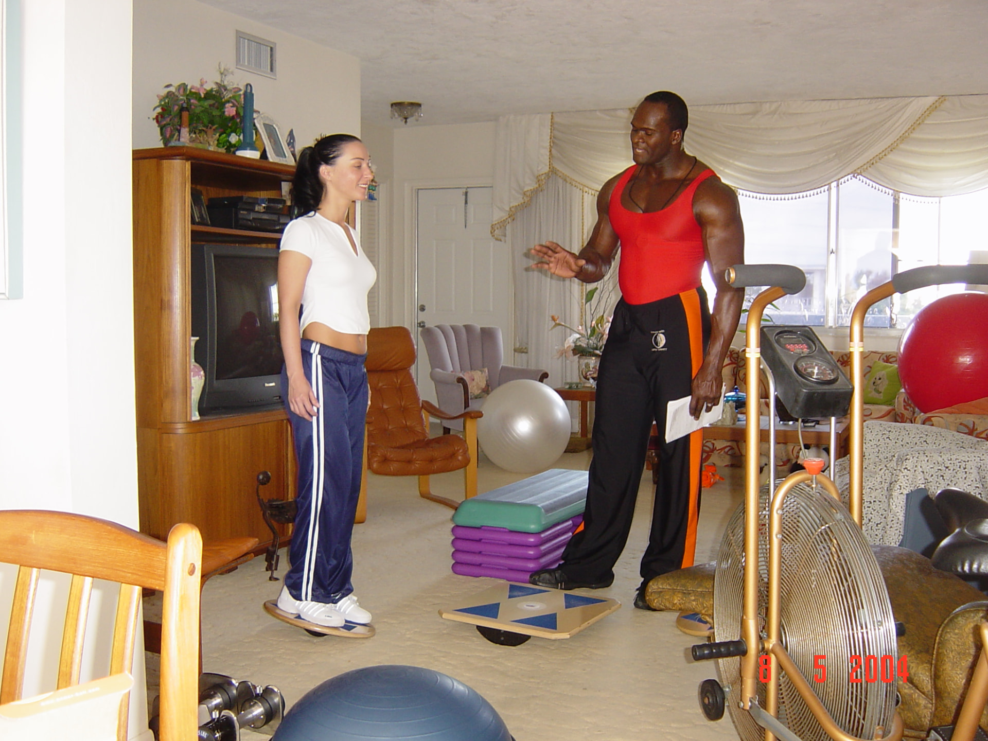 Lamar Lowery beim Personal Training bei einem Kunden zu Hause